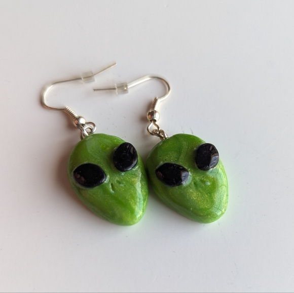 Green Alien Earrings - Picture 5 of 5